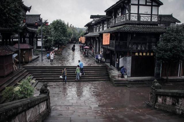 对话中国建材集团董事长周育先:2023年是爬坡过坎积蓄能量的一年,对2024年充满希望